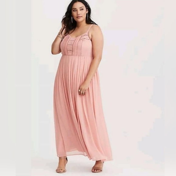 torrid Dresses & Skirts - Torrid Blush Pleat & Eyelet Chiffon Maxi Dress 1X